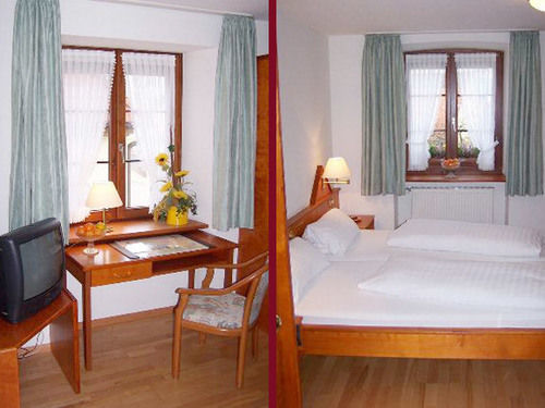 Hotel Loewen Garni Оберриксинген Экстерьер фото